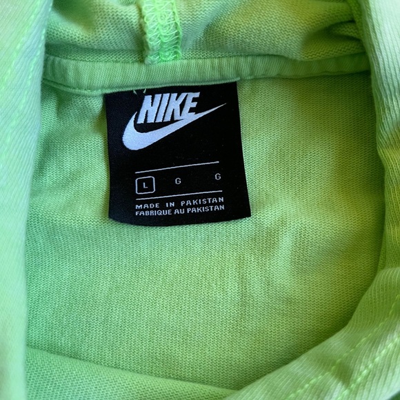 Nike Women's Green Hoodie - Picture 5 of 8